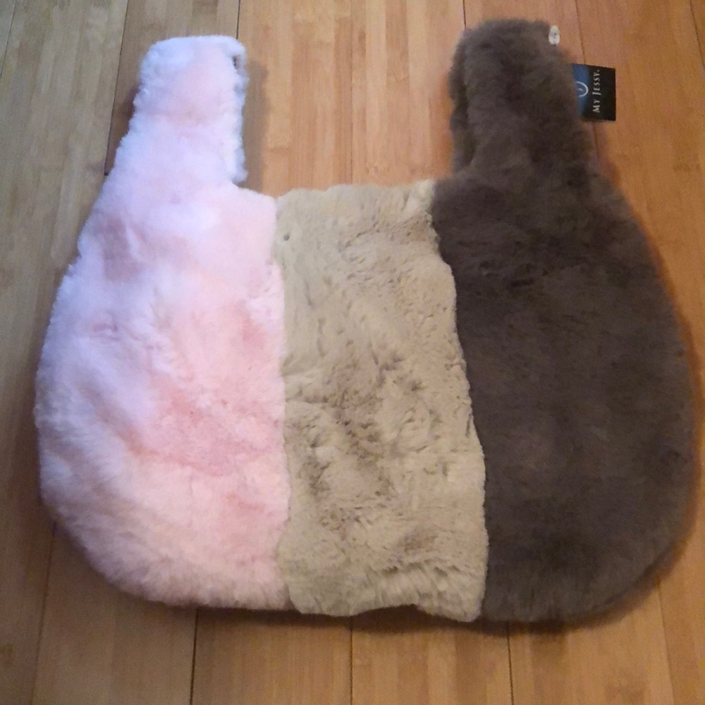 Faux Fur Bag - Picture 4 of 5